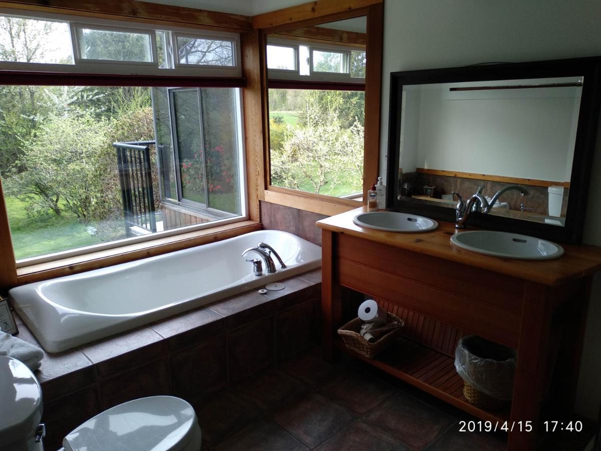 Harrison Hammond House Farmstay Harrison Mills Eksteriør bilde