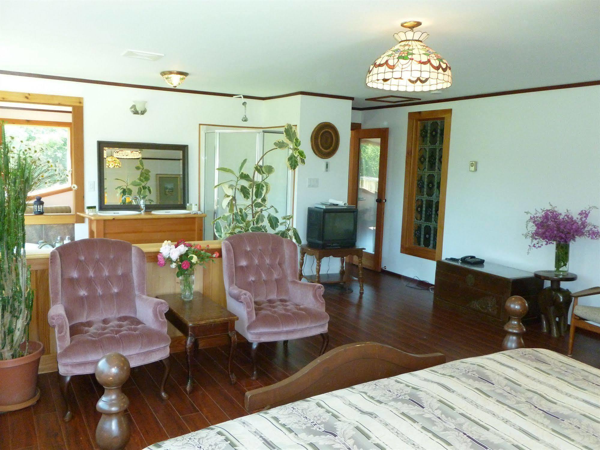 Harrison Hammond House Farmstay Harrison Mills Eksteriør bilde